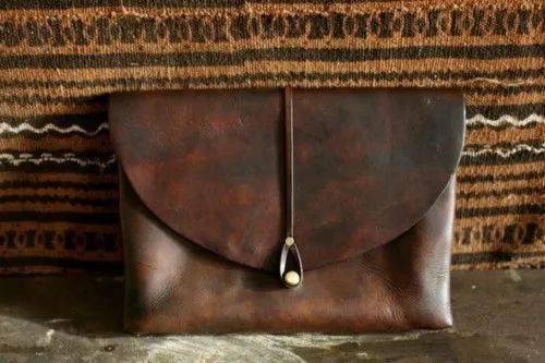 皮革材料在鞋帽产品设计中的应用与创新